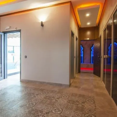 Luxurious With Sea View And Center *