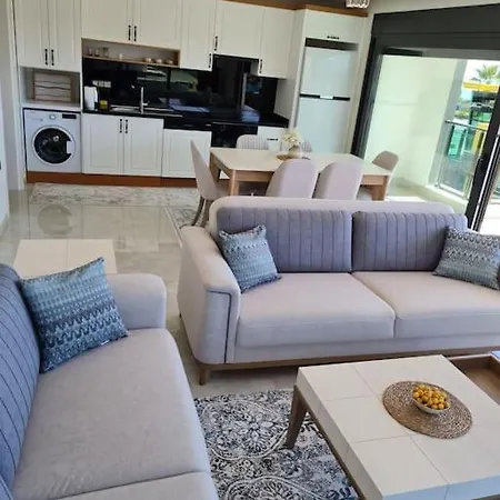 Luxurious With Sea View And Center Alanya