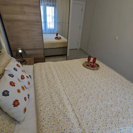 Luxurious With Sea View And Center Appartement *