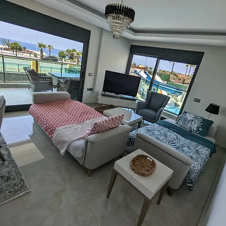 Luxurious With Sea View And Center Alanya